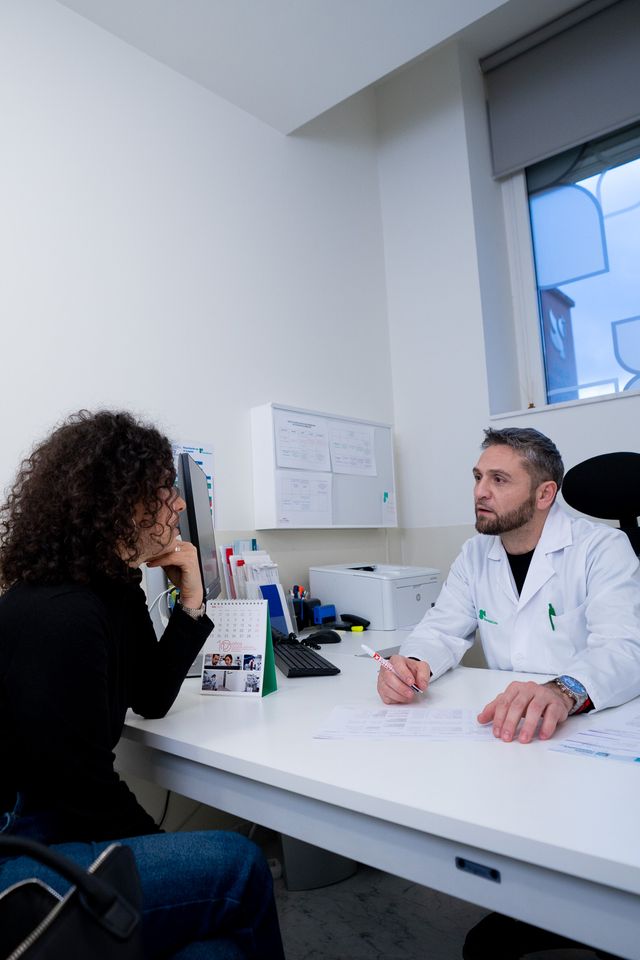 Seguimiento médico y de enfermería continuo